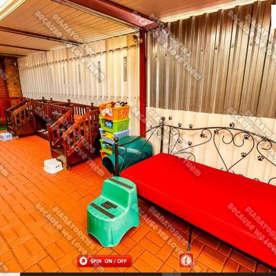 Holidaycare 33